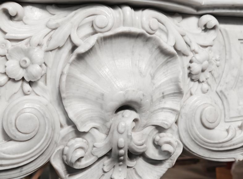 Louis XV style fireplace in Carrara marble, richly decorated with shells and flowers Louis XV style fireplace in Carrara marble, richly decorated with shells and flowers-2