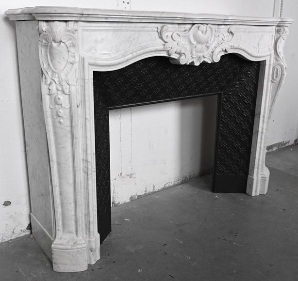 Louis XV-style Carrara marble fireplace, decorated with a palmette-4
