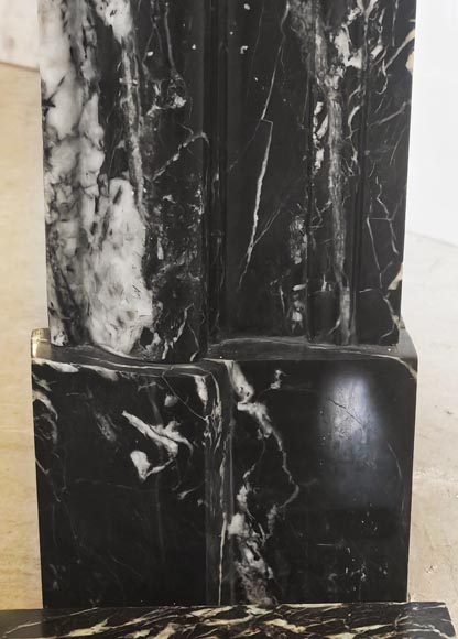 Louis XIV style boudin mantel in Black Marquina marble. Louis XIV style boudin mantel in Black Marquina marble.-7