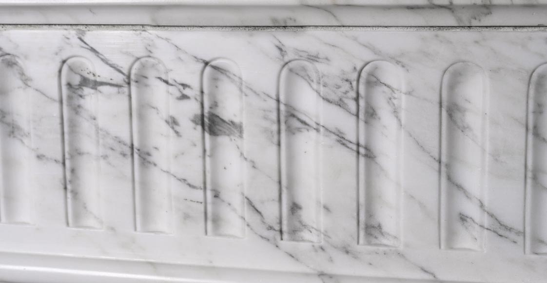 Louis XVI style curved fireplace in Arabescato marble, with rudenture and acanthus leaf-2