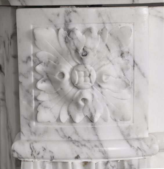 Louis XVI style curved fireplace in Arabescato marble, with rudenture and acanthus leaf-5