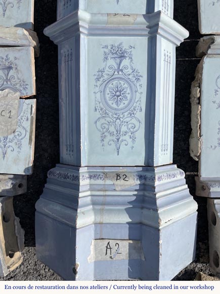 Loebnitz Paris, white ceramic stove with blue decoration Loebnitz Paris, white ceramic stove with blue decoration-3