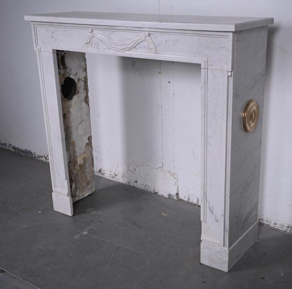 Small Louis XVI style mantel with carved drapery in carrare marble-6