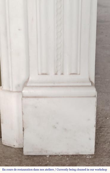 Large Louis XVI style fireplace with acanthus leaves and pearls, in statuary marble Large Louis XVI style fireplace with acanthus leaves and pearls, in statuary marble-10