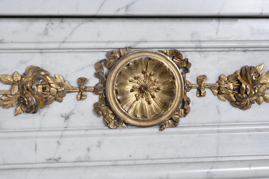 Louis XVI-Style Fireplace in Carrara Marble with Gilt Bronze Decoration-2