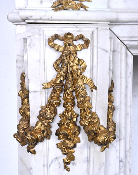 Louis XVI-Style Fireplace in Carrara Marble with Gilt Bronze Decoration-5