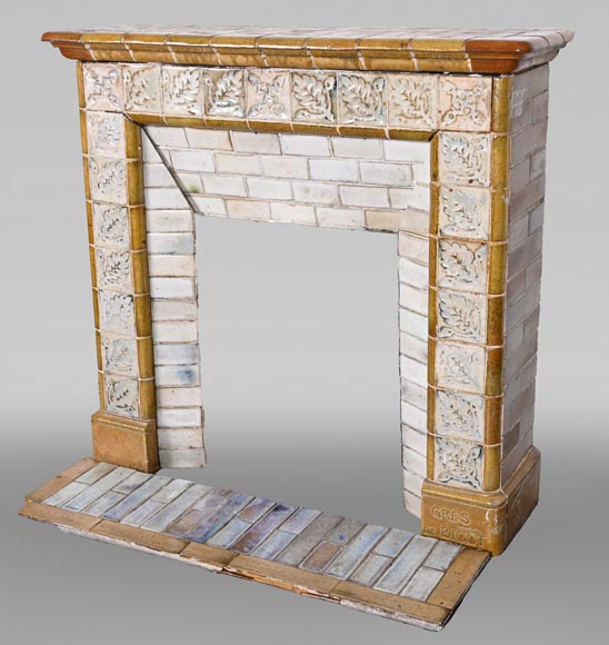 Glazed stoneware fireplace, signed “Grès de Bigot”, circa 1895-5