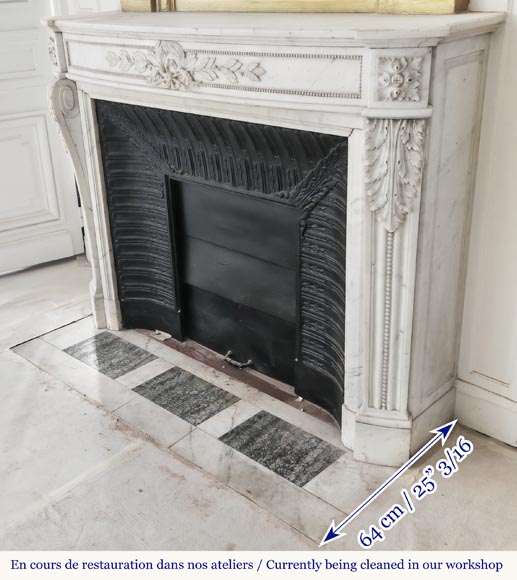Curved Louis XVI style fireplace with beaded decoration, in semi-statuary marble.-8