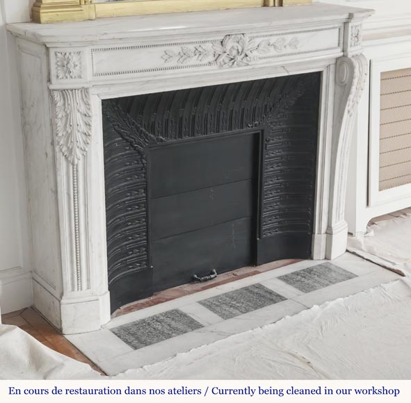 Curved Louis XVI style fireplace with beaded decoration, in semi-statuary marble.-4