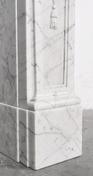 Louis XVI period fireplace with carved fruit decoration, in veined Carrara marble-9