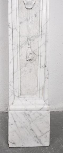 Louis XVI period fireplace with carved fruit decoration, in veined Carrara marble-12