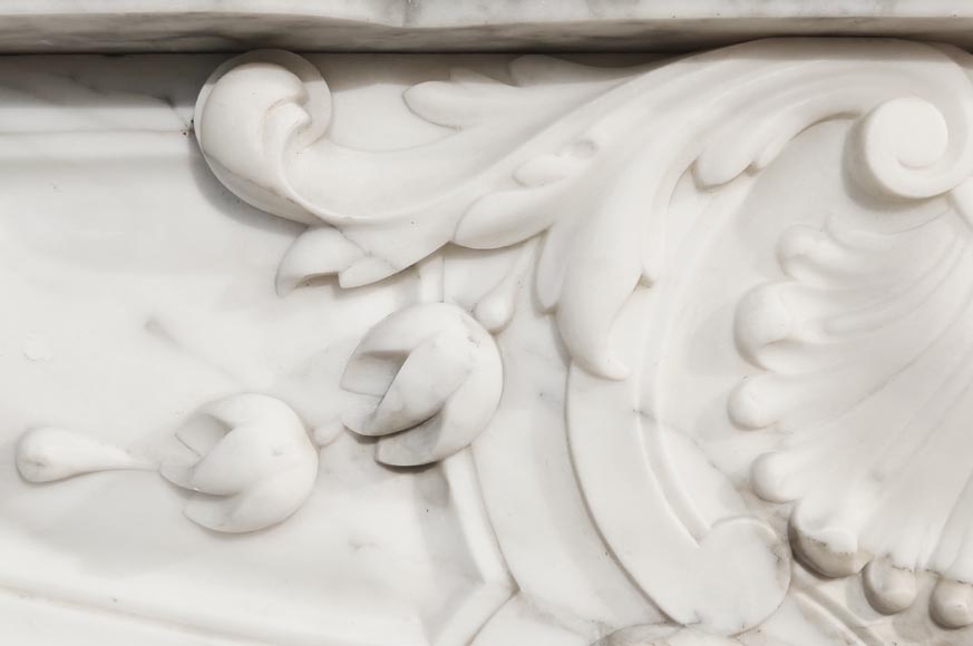 Large Louis XV style fireplace in Arabescato marble, decorated with shells-3