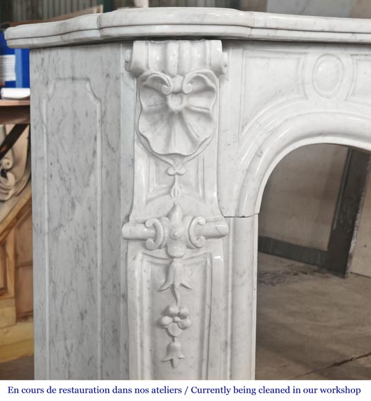 Louis XV style fireplace in Carrara marble with shell decoration Louis XV style fireplace in Carrara marble with shell decoration-4