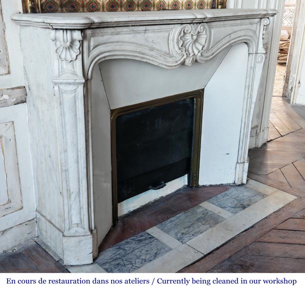 Louis XV style fireplace in Carrara marble, decorated with a shell Louis XV style fireplace in Carrara marble, decorated with a shell-3