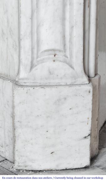 Louis XV style fireplace in Carrara marble, decorated with a shell Louis XV style fireplace in Carrara marble, decorated with a shell-5