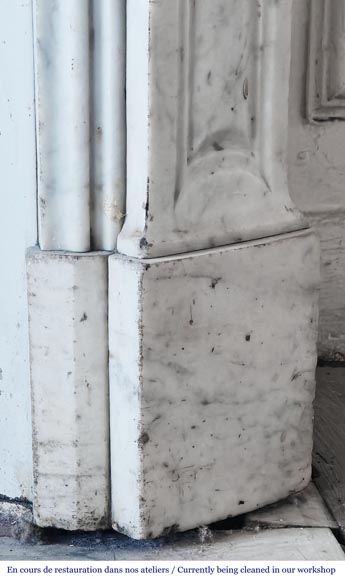 Louis XV style fireplace in Carrara marble, decorated with a shell Louis XV style fireplace in Carrara marble, decorated with a shell-8