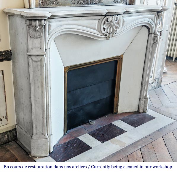Louis XV style fireplace in Carrara marble decorated with a shell Louis XV style fireplace in Carrara marble decorated with a shell-3