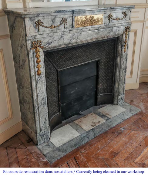 Napoleon III style fireplace in veined granite, with bronze decoration Napoleon III style fireplace in veined granite, with bronze decoration-3