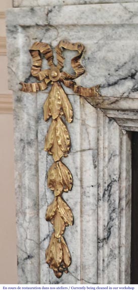 Napoleon III style fireplace in veined granite, with bronze decoration Napoleon III style fireplace in veined granite, with bronze decoration-5