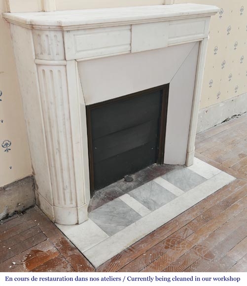 Louis XVI style fireplace with rounded corners in statuary marble Louis XVI style fireplace with rounded corners in statuary marble-2