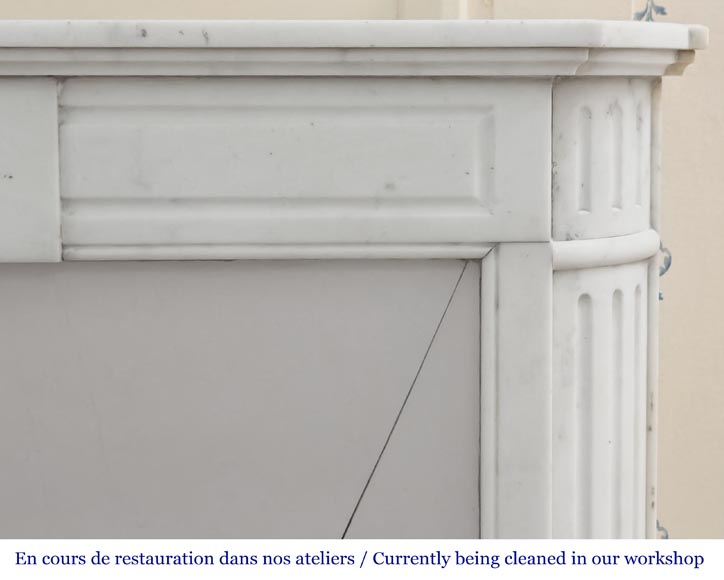 Louis XVI style fireplace with rounded corners in statuary marble Louis XVI style fireplace with rounded corners in statuary marble-6