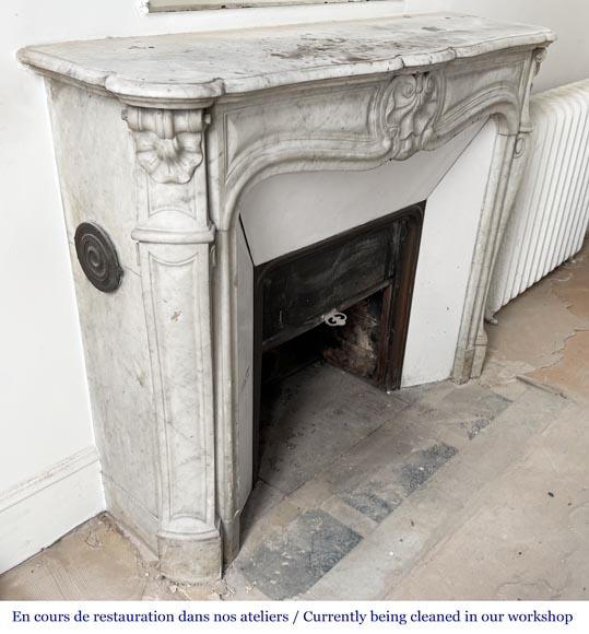 Louis XV style fireplace in Carrara marble decorated with a shell Louis XV style fireplace in Carrara marble decorated with a shell-2