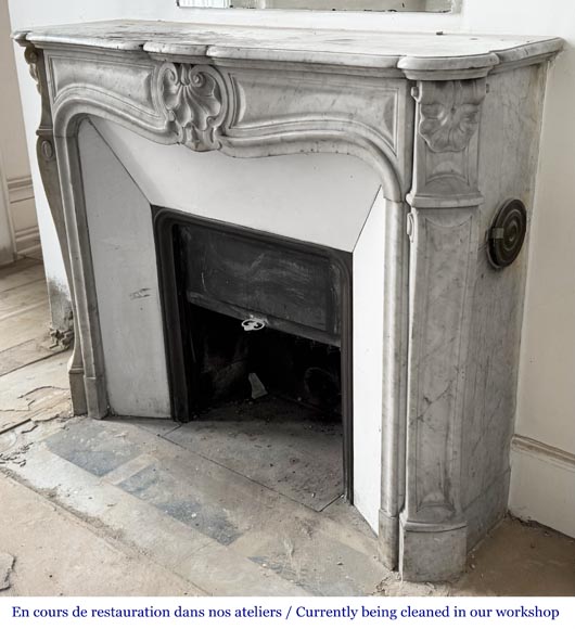 Louis XV style fireplace in Carrara marble decorated with a shell Louis XV style fireplace in Carrara marble decorated with a shell-5