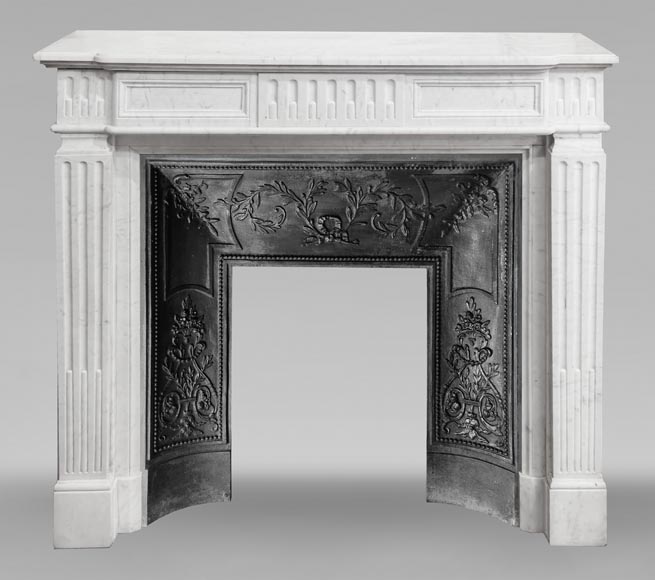 Louis XVI style fireplace in Carrara marble, decorated with fluting Louis XVI style fireplace in Carrara marble, decorated with fluting-0