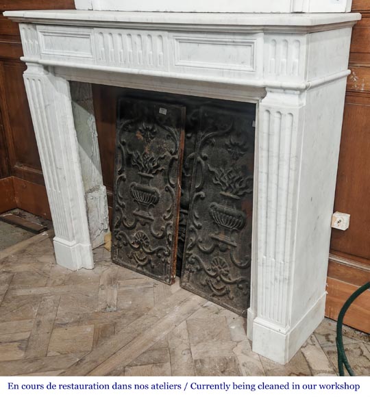 Louis XVI style fireplace in Carrara marble, decorated with fluting Louis XVI style fireplace in Carrara marble, decorated with fluting-5