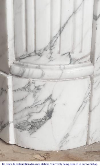 Louis XVI style fireplace with rounded corners, in Arabescato marble Louis XVI style fireplace with rounded corners, in Arabescato marble-4