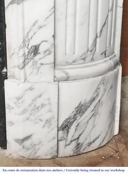 Louis XVI style fireplace with rounded corners, in Arabescato marble Louis XVI style fireplace with rounded corners, in Arabescato marble-7