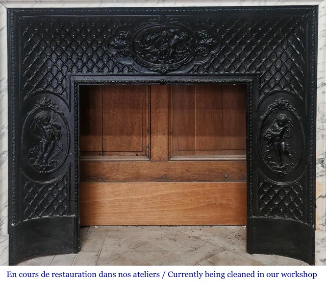 Louis XVI style fireplace with rounded corners, in Arabescato marble Louis XVI style fireplace with rounded corners, in Arabescato marble-8