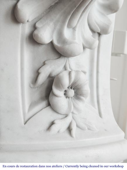 Louis XV style fireplace in Carrara marble, with richly sculpted floral decoration Louis XV style fireplace in Carrara marble, with richly sculpted floral decoration-9