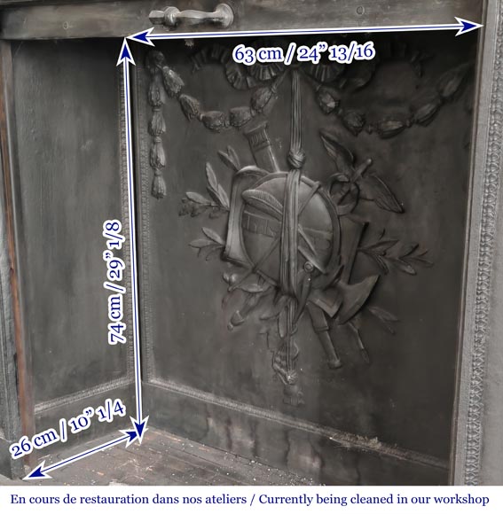 Louis XVI style fireplace decorated with a Greek key frieze Louis XVI style fireplace decorated with a Greek key frieze-12