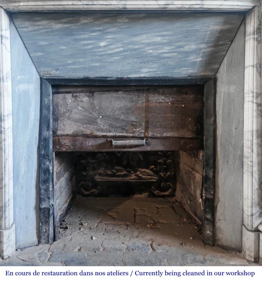 Louis XVI style curved-front fireplace in Arabescato marble, featuring half-columns of the Corinthian order Louis XVI style curved-front fireplace in Arabescato marble, featuring half-columns of the Corinthian order-10