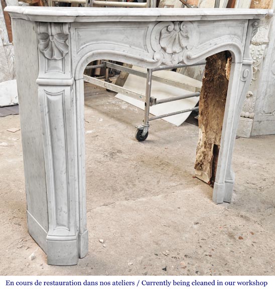 Louis XV style Carrara marble fireplace with three-shell motif Louis XV style Carrara marble fireplace with three-shell motif-3