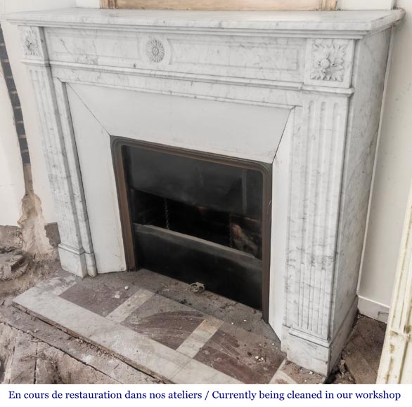 Louis XVI style Carrara marble fireplace, decorated with a sunflower Louis XVI style Carrara marble fireplace, decorated with a sunflower-6