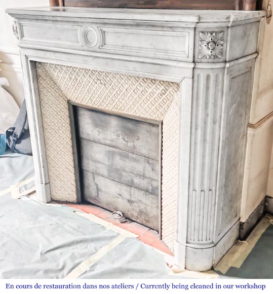 Louis XVI style Carrara marble fireplace with rounded corners-5