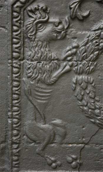 Antique cast iron fireback with France and Navarra coat of arms dated 1613-3